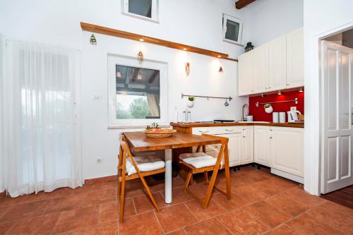 virtuve, Apartments Fra & Mar in Sorici