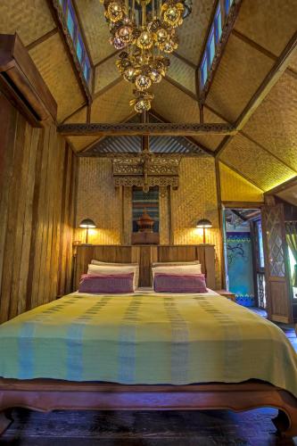 Tree House In The City พร้อมบริการรับส่งสนามบินฟรี 1 เที่ยว (Tree House In The City with Free One Way Airport Transfer)