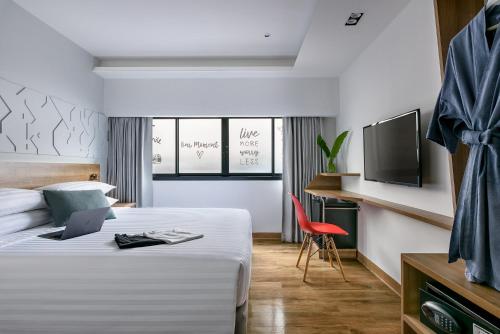 Superior King Room image 2