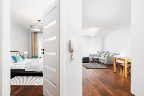 Apartments Cracow Ślusarska by Renters - image 3
