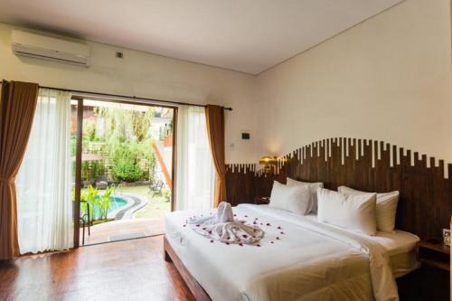 Karang Lila Bhuana Ubud Located in Ubud, Karang Lila Bhuana Ubud is a perfect starting point from which to explore Bali. Both business travelers and tourists can enjoy the propertys facilities and services. Daily housekeepi