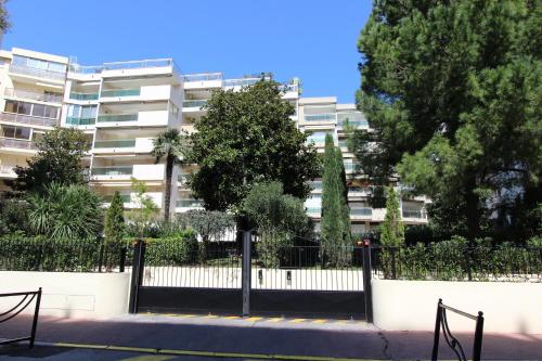 Appartements de Standing Cannes Centre - Hôtel - Cannes