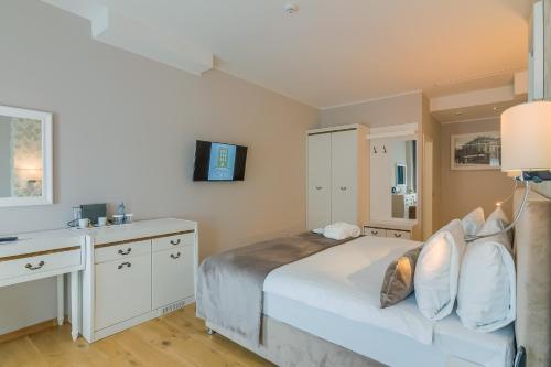 New Era Hotel - main image