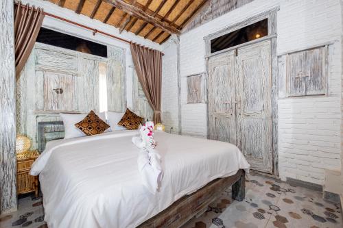 Lebak Sari Classic Antique 6 Bedroom Joglo