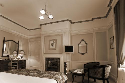Adelphi Hotel Room Type - Superior Double Room