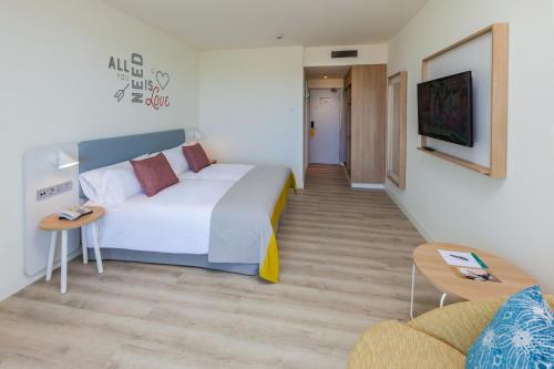Abora Interclub Atlantic by Lopesan Hotels - Photo 2