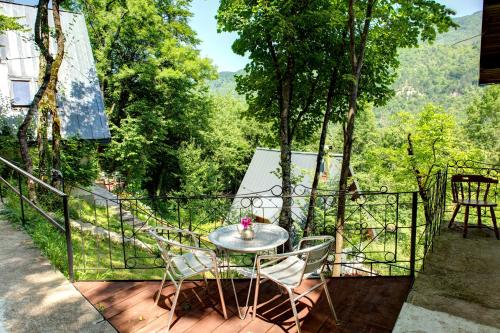 Sport és szabadidő, Herzegovina Lodges Boracko Jezero in Jezero