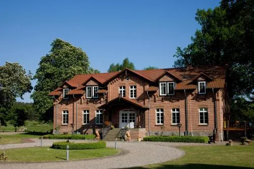 Gut Settin am See - Ferienhäuser in Settin, Deutschland