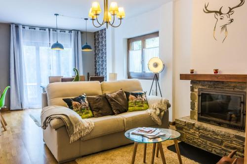  Saplan Real Estate POMERO, Unterkunft in Les Bordes
