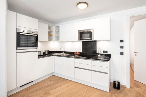 kuhinja, lake and mountains appartements in Dechanshofen