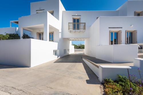 Milia Gi Suites in Milos Island