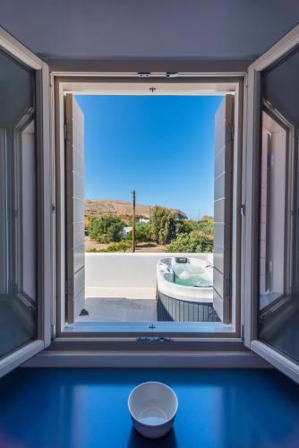 Milia Gi Suites in Milos Island