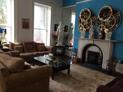 Huge Edwardian Room With 2 Balconies, Falmouth, Cornwall