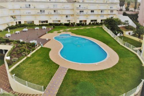 LovelyStay - Sea View Apartment With Pool & Garden