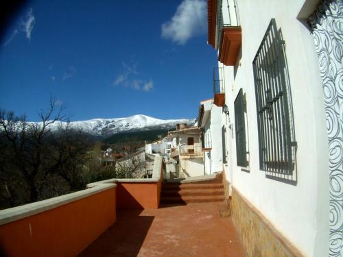 Apartment with Mountain View