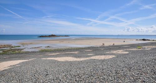 Superbe appartement entre le port et le centre ville - LIT KING-SIZE WiFi & NETFLIX gratuit - main image