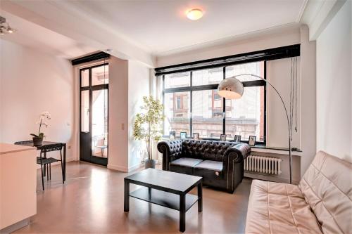 The Meir Lodge. Apartments in heart of Antwerp, Antwerpia