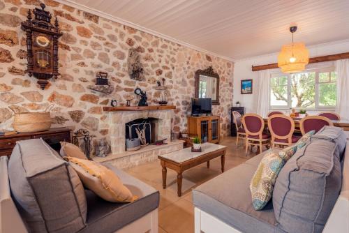 Ionian Villas - image 5