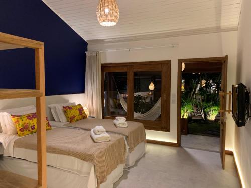Double Room with Pool View image 10
