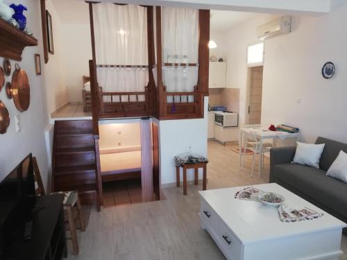 Blue House in Acherounes