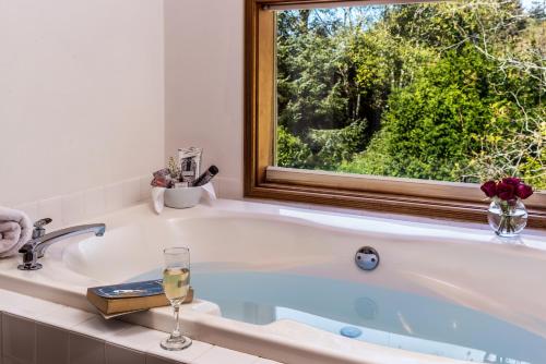 Tapestry Room-King Ocean View with Soaking Tub -Top Floor-Adults Only-No Pets