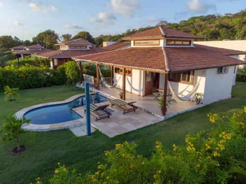 Luxury Villa - Madeiro