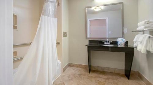 Galleria Palms Hotel image 17