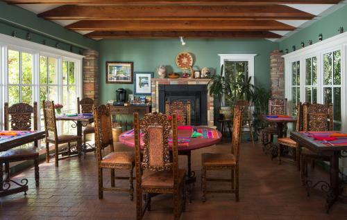 餐廳, 卡薩布蘭卡民宿 (CASA BLANCA BED AND BREAKFAST) in 法明頓市中心