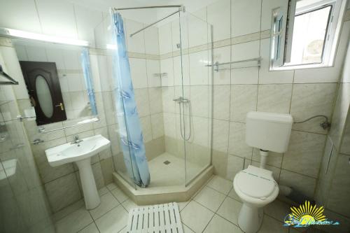 Double or Twin Room image 2