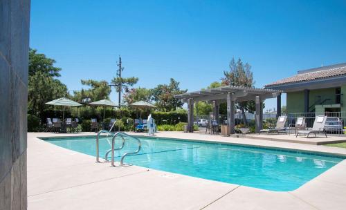 Best Western Village Inn - image 12