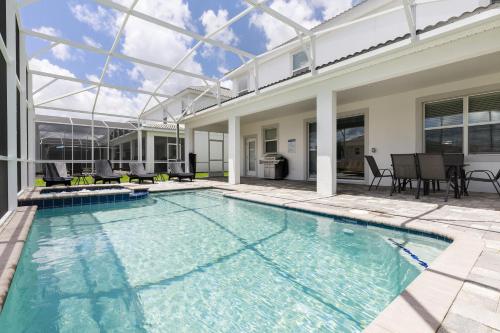 Champions Gate Resort, Game Room, Theater, Near Attractions!!