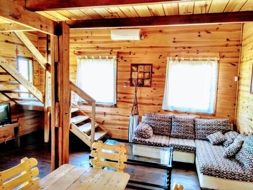2 bedrooms, 6 beds