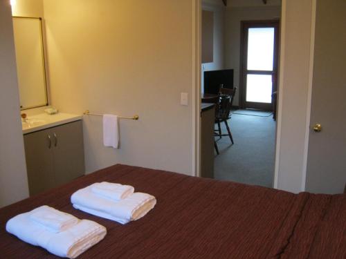 Blue Dolphin Motel in ทิมารู