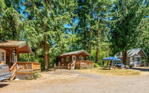 Chehalis Camping Resort One-Bedroom Cabin 2