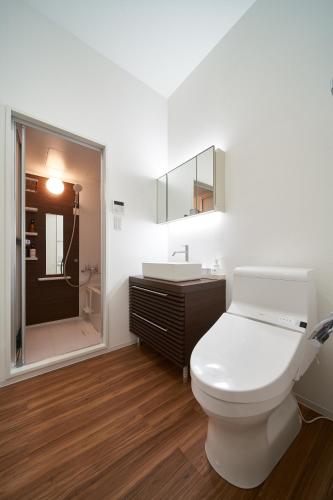King Room image 3