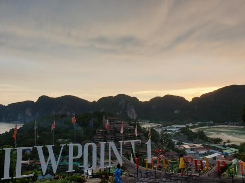 阿拉丁旅館 (Aladdin guesthouse) in 通賽灣