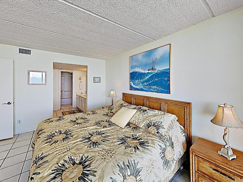 New Listing! Stately Beachfront Condo with Gulf View condo - image 3