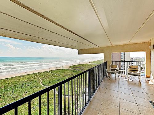 New Listing! Stunning Corner Unit with Gym & Pools condo - image 5