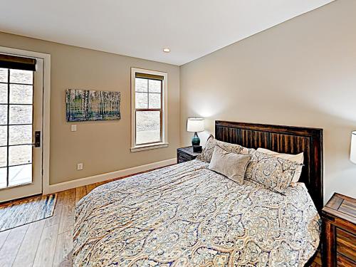 New-Build near Deer Valley with Private 2-Car Garage townhouse - image 7