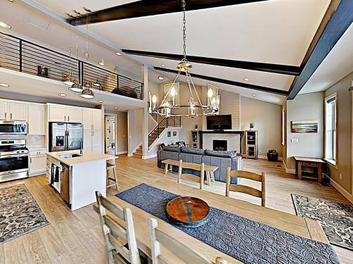 New-Build near Deer Valley with Private 2-Car Garage townhouse - image 8