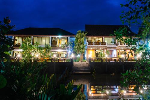 Baanrimnam Resort Hotel in Trat