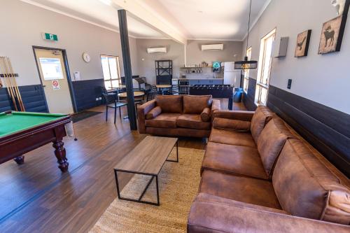 設施, 紐曼綠洲汽車旅館 (Oasis Newman) in 紐曼