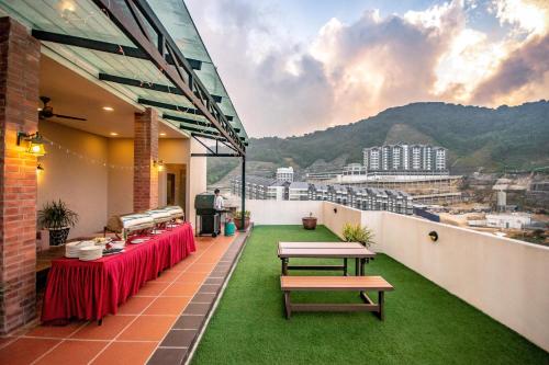 Nova Highlands Hotel near Water Crest Valley