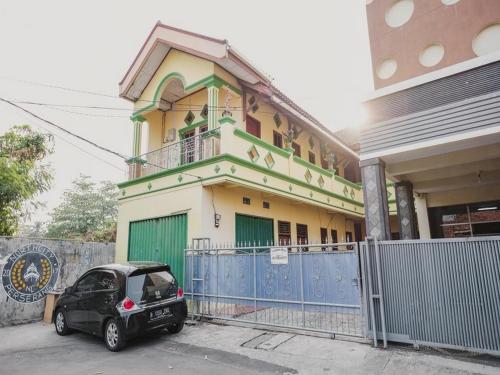 RedDoorz Syariah near Stadion Maulana Yusuf