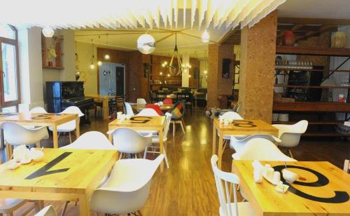 餐厅, Hostel near ski lift New Gudauri, block1 in 古多里