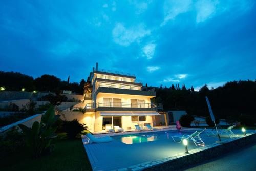  Thea Mare Luxury Apartments in Gouvia