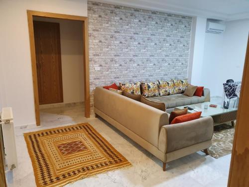 Luxury and Splendid 2 Bedrooms Apartment in Jardin De Carthage Tunis photo 4