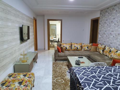 Luxury and Splendid 2 Bedrooms Apartment in Jardin De Carthage Tunis in Jardins De Carthage