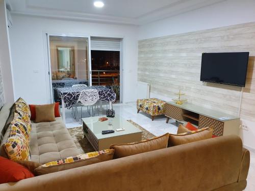 . Luxury and Splendid 2 Bedrooms Apartment in Jardin De Carthage Tunis