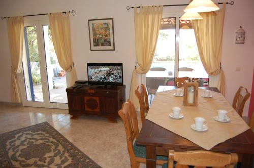 Casa dos Amigos-cottage for 6 persons - image 12